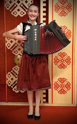 Luisa auf der Avsenik Bühne