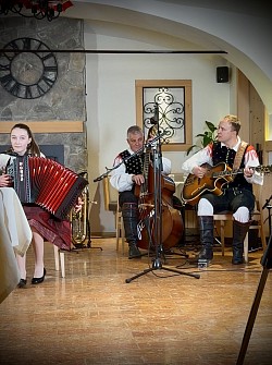 Luisa in Action bei Avsenik Wettbewerb