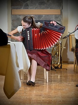 Luisa in Action bei Avsenik Wettbewerb