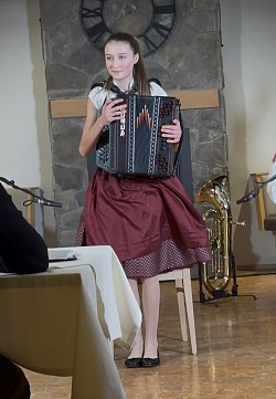 Luisa in Action bei Avsenik Wettbewerb