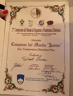 JUNIOREN WELTMEISTERIN STEIRISCHE HARMONIKA