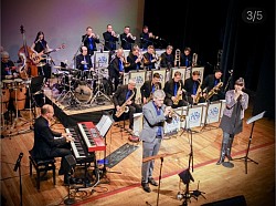 Bettina mit Trompeter Andy Haderer und Crazy Hauer Big Band